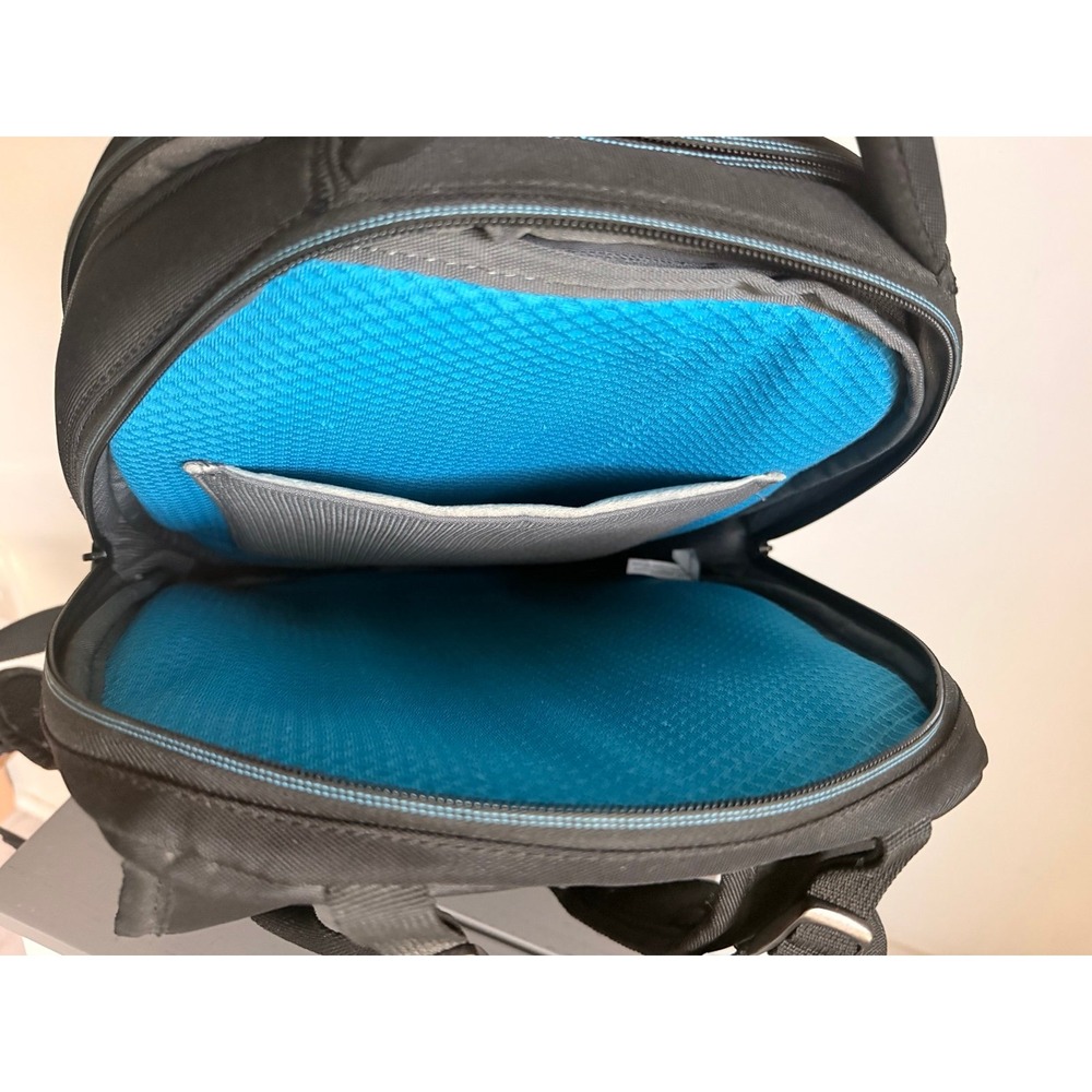 Alienware Vindicator 2.0 Gaming Backpack Blue Bla… - image 4